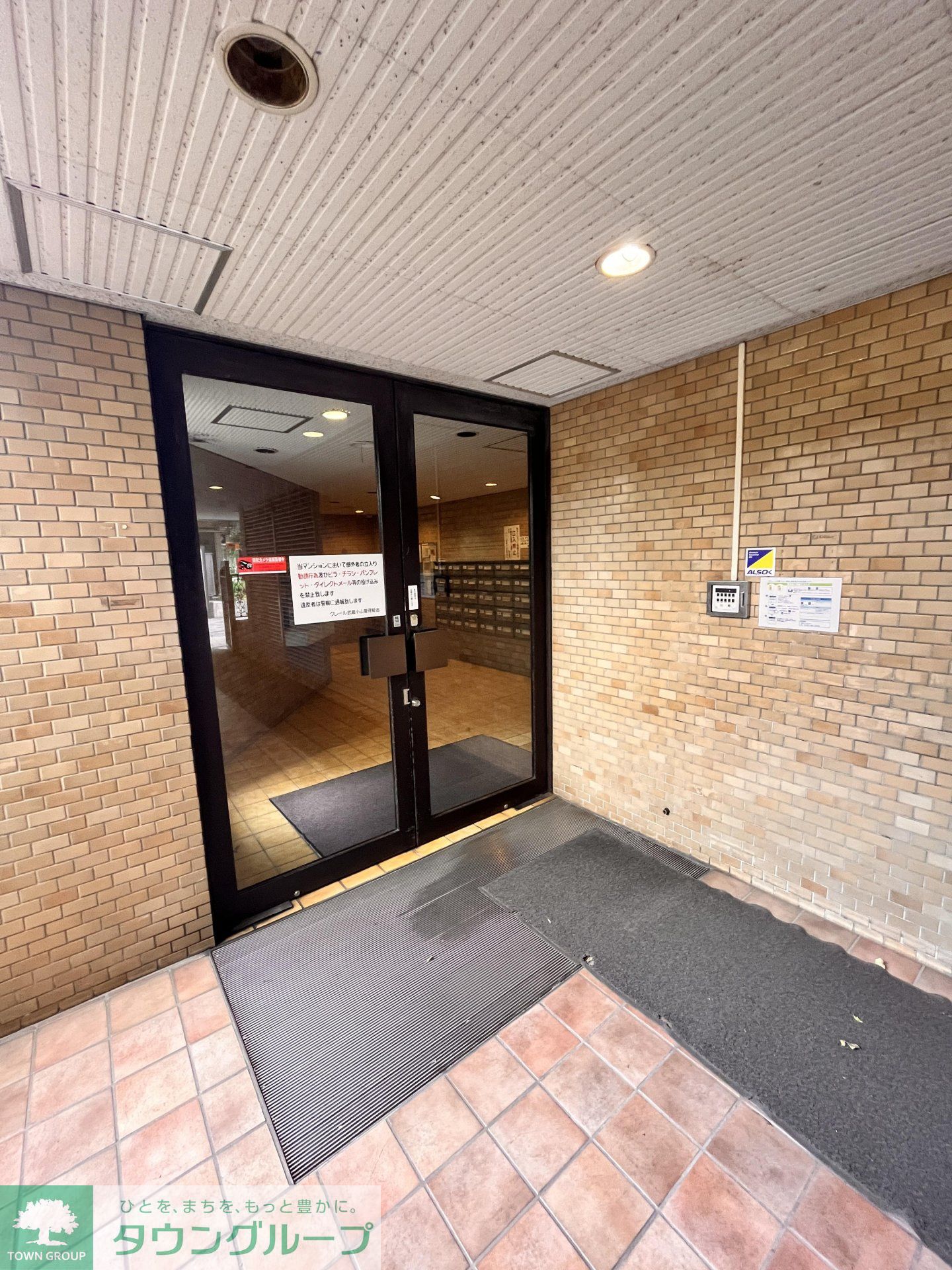 建物エントランス