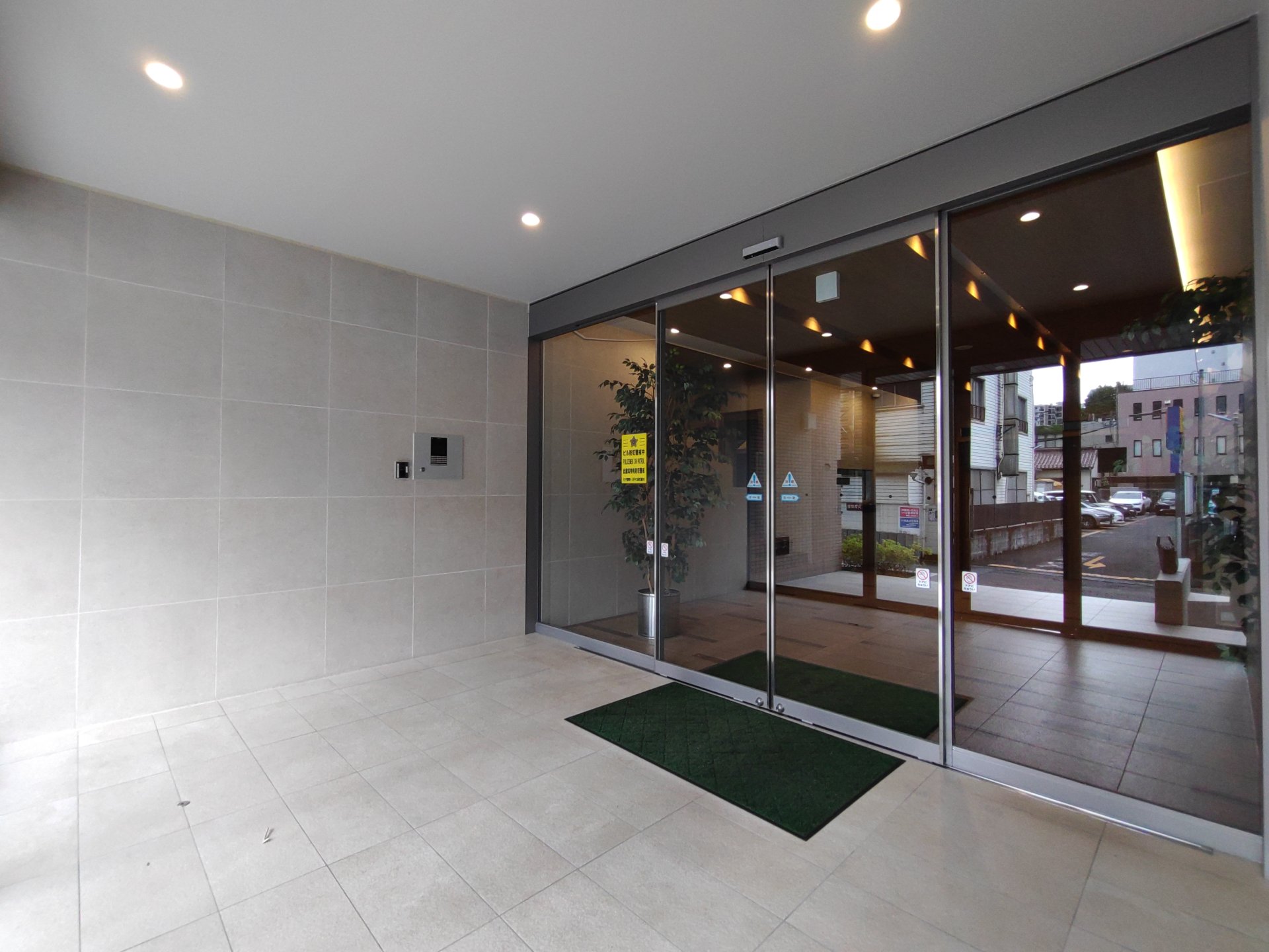 建物エントランス