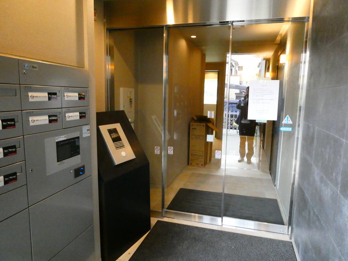 建物エントランス