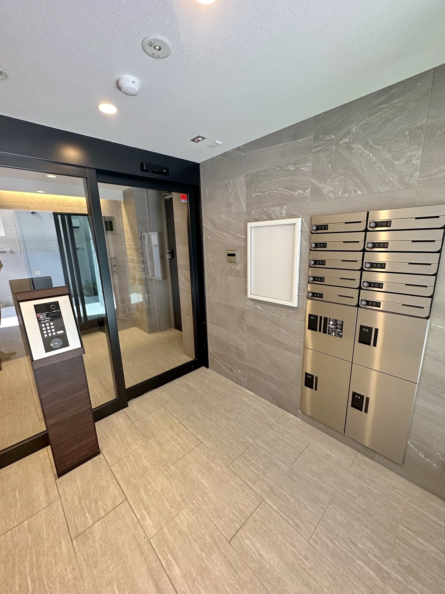 建物エントランス