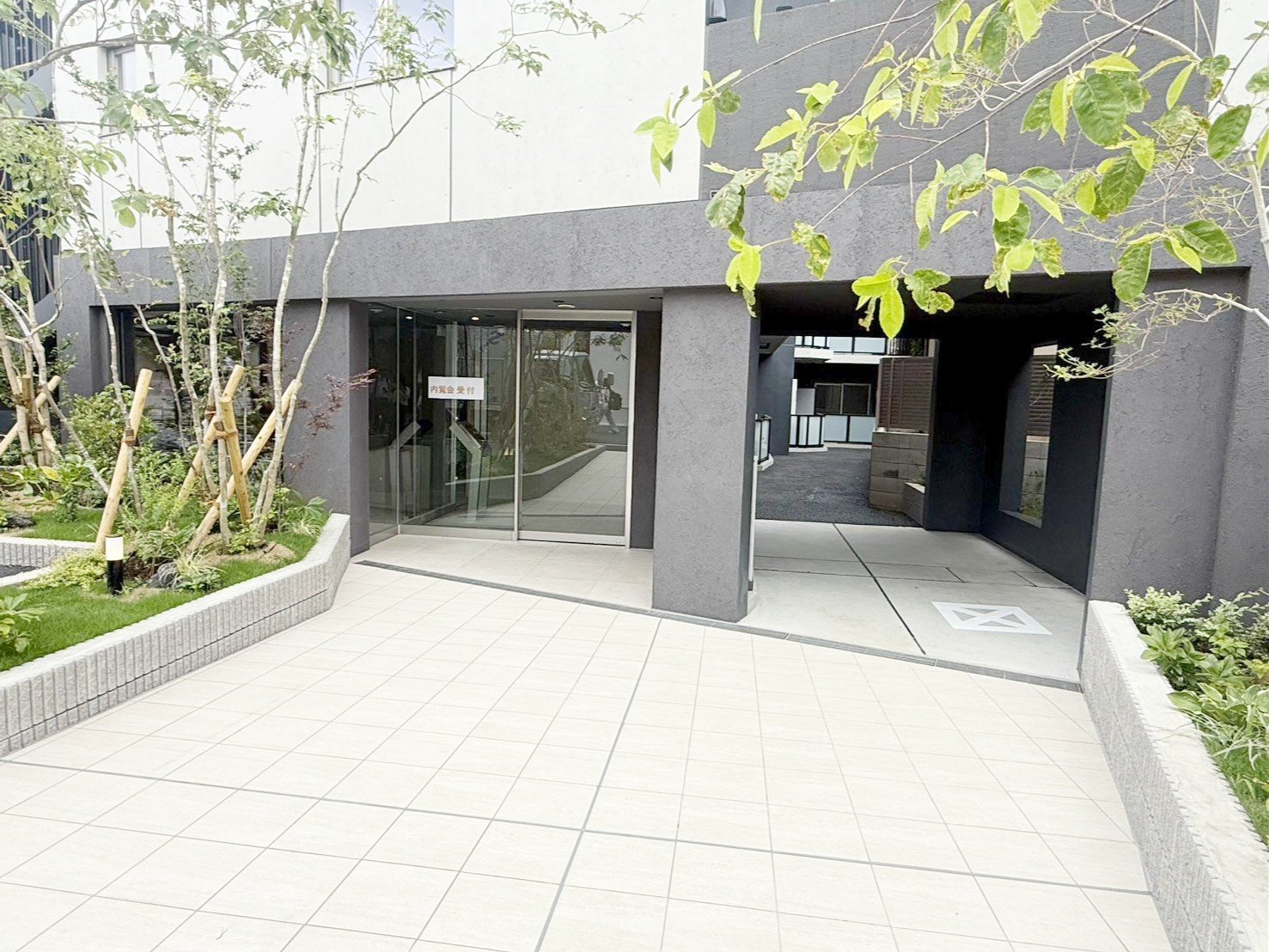 建物エントランス