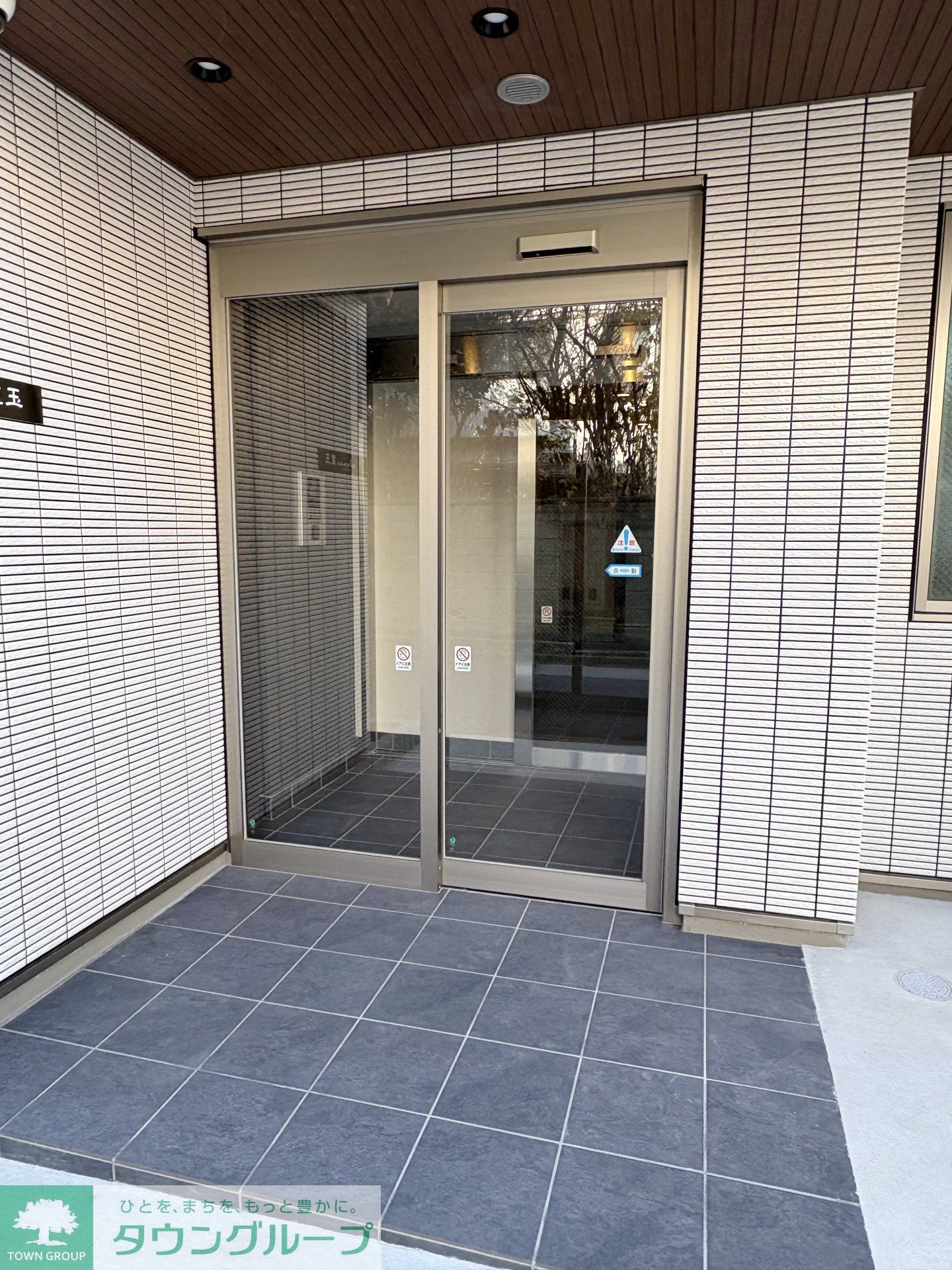 建物エントランス