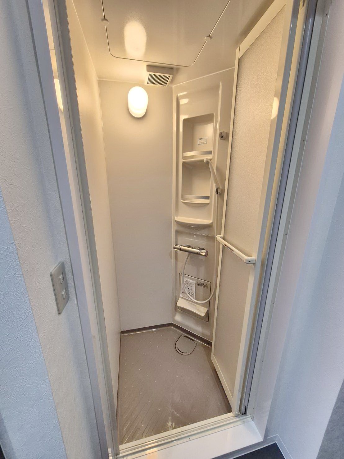 シャワールーム