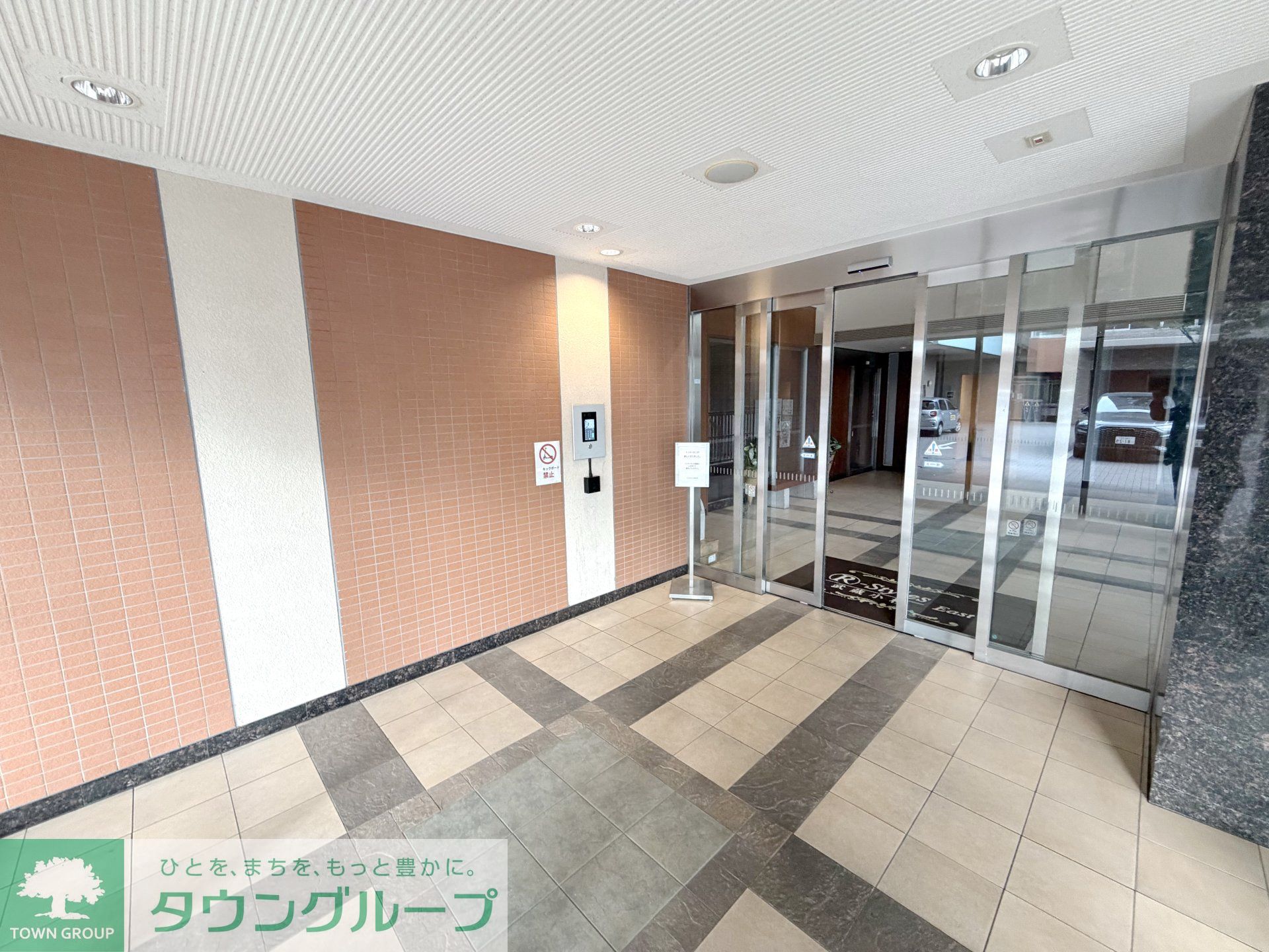 建物エントランス