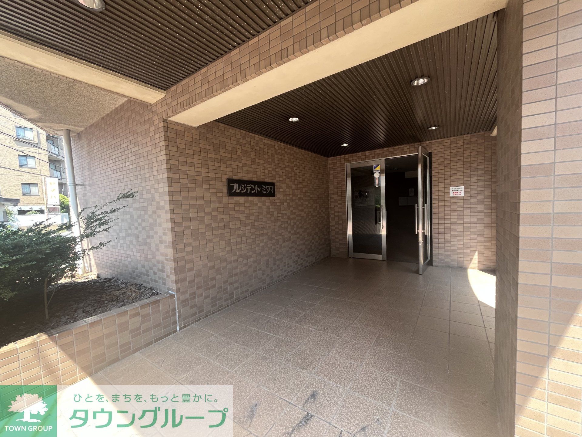 建物エントランス