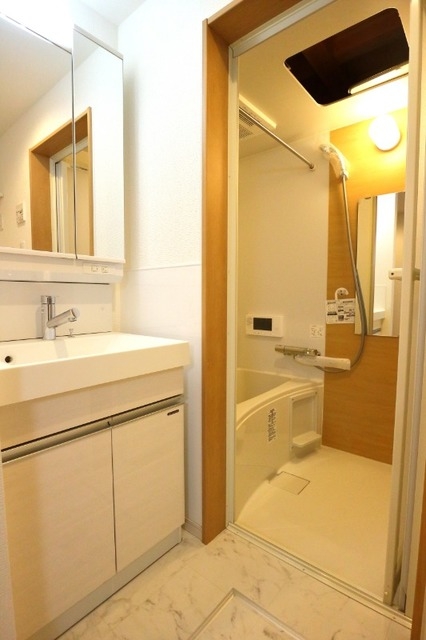 シャワールーム