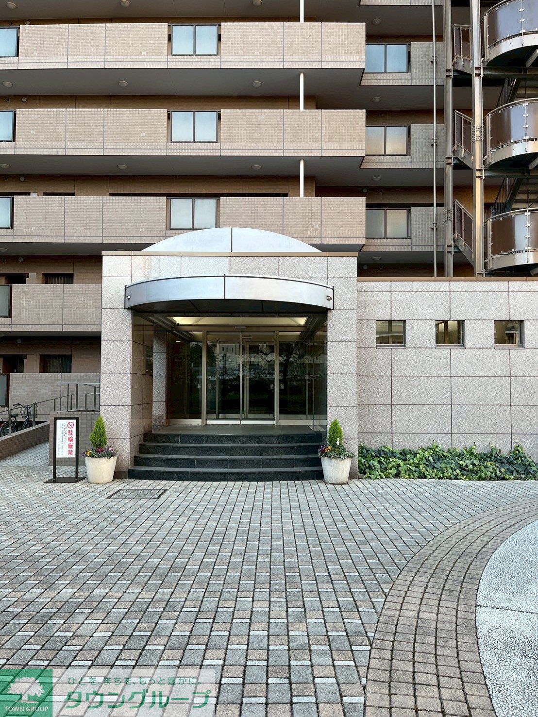 建物エントランス