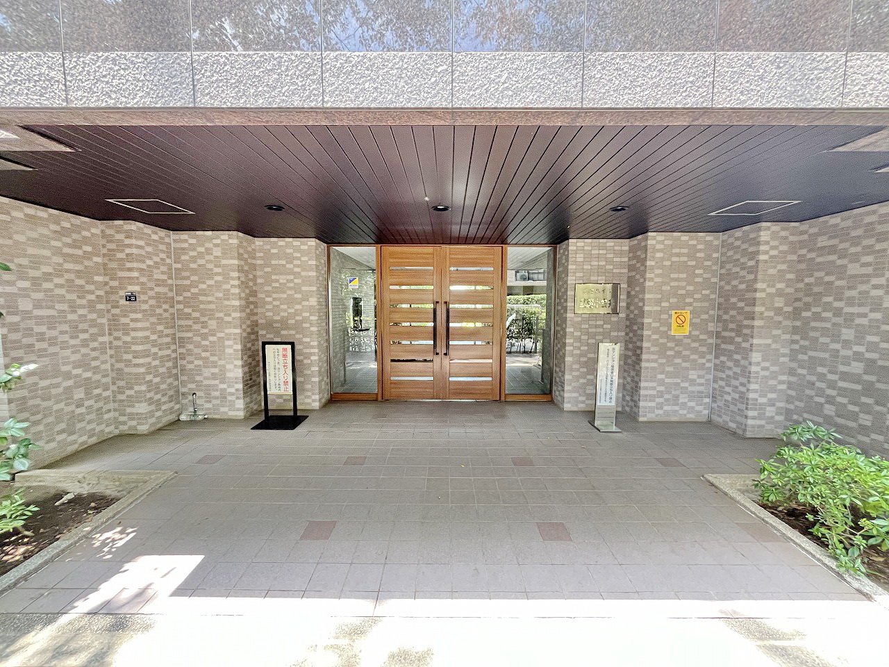 建物エントランス