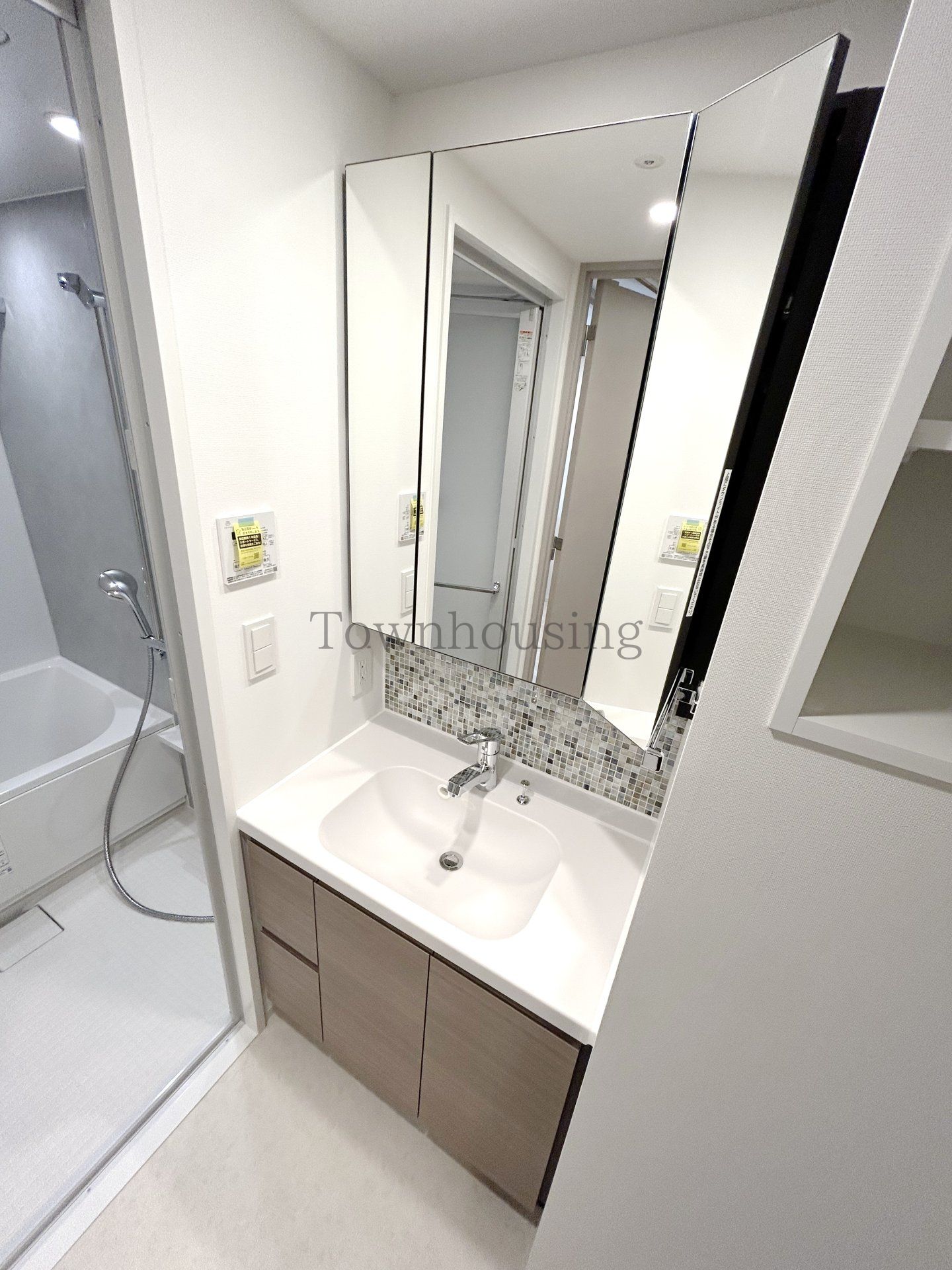 シャワールーム