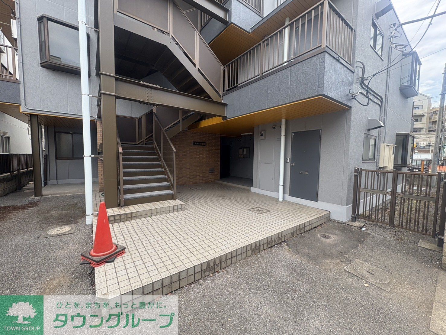 建物エントランス