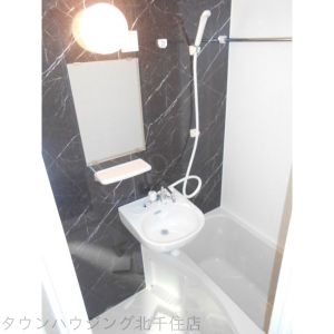 シャワールーム