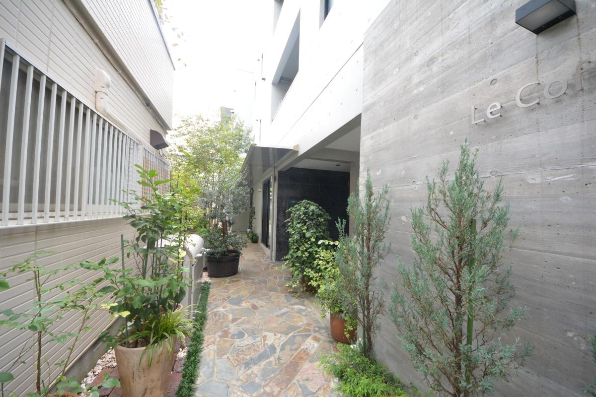 建物エントランス