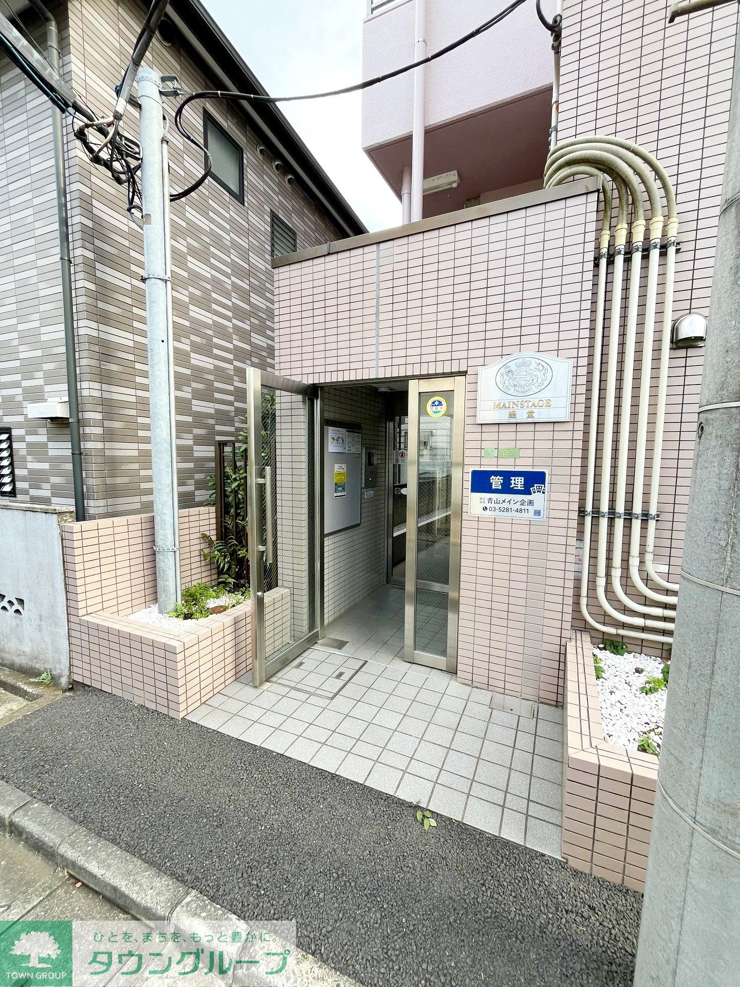 建物エントランス