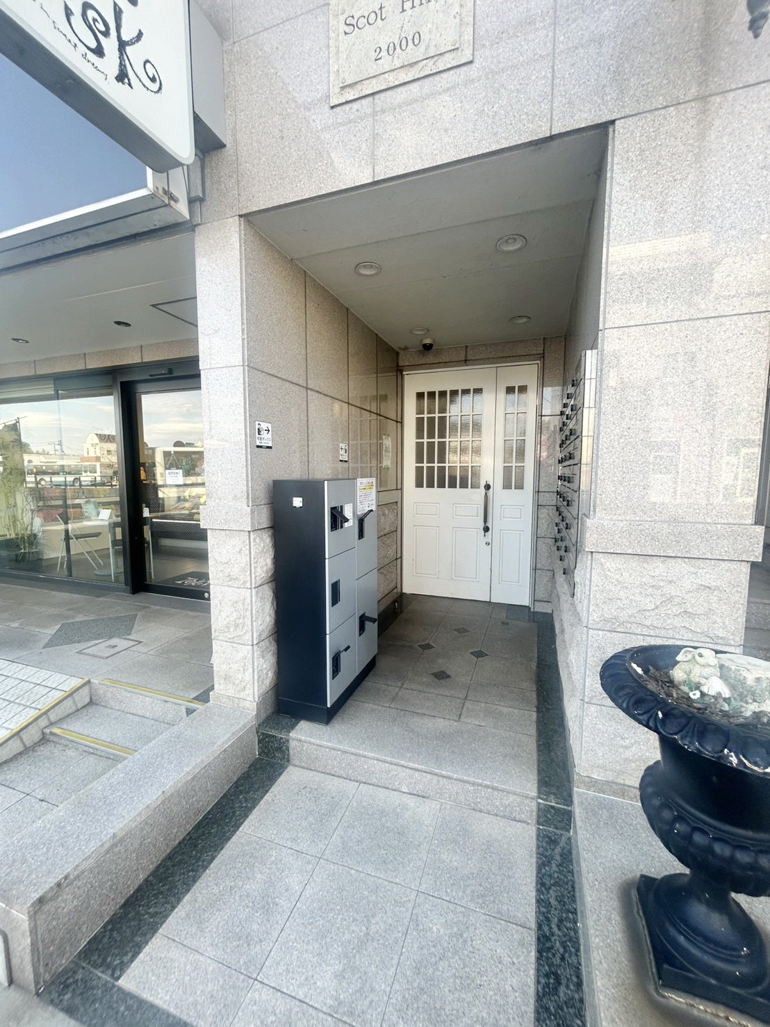 建物エントランス
