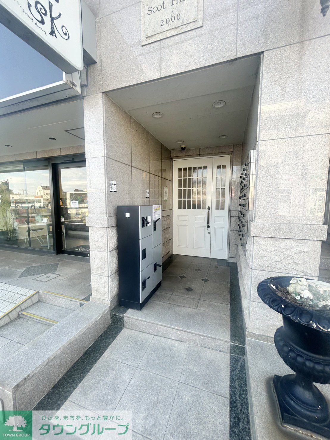 建物エントランス