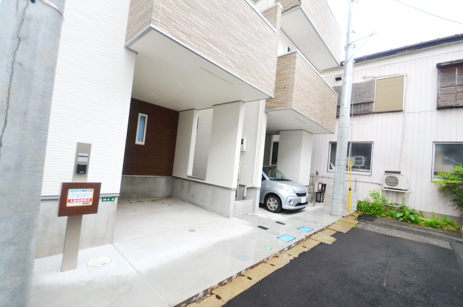 建物エントランス