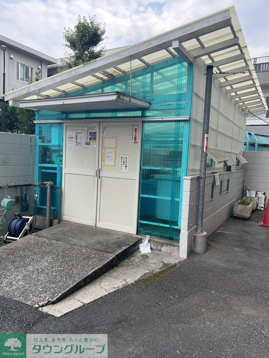 建物エントランス