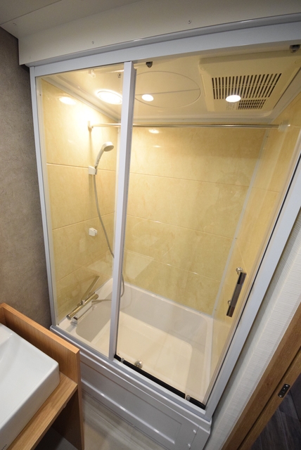 シャワールーム