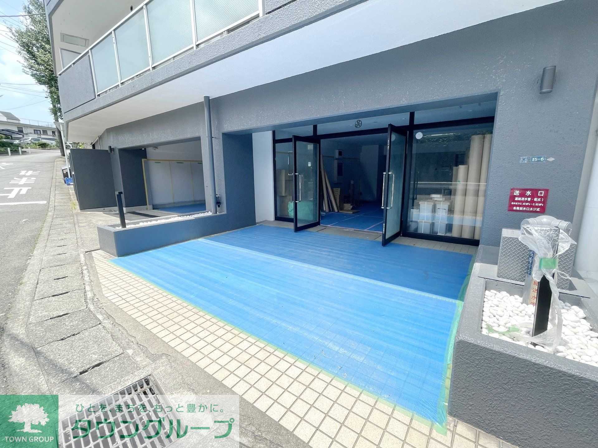 建物エントランス