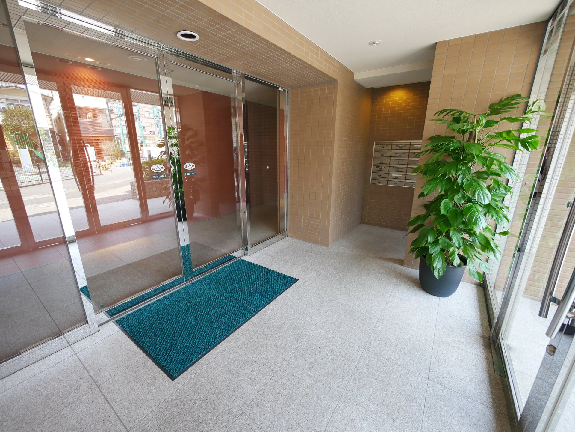 建物エントランス