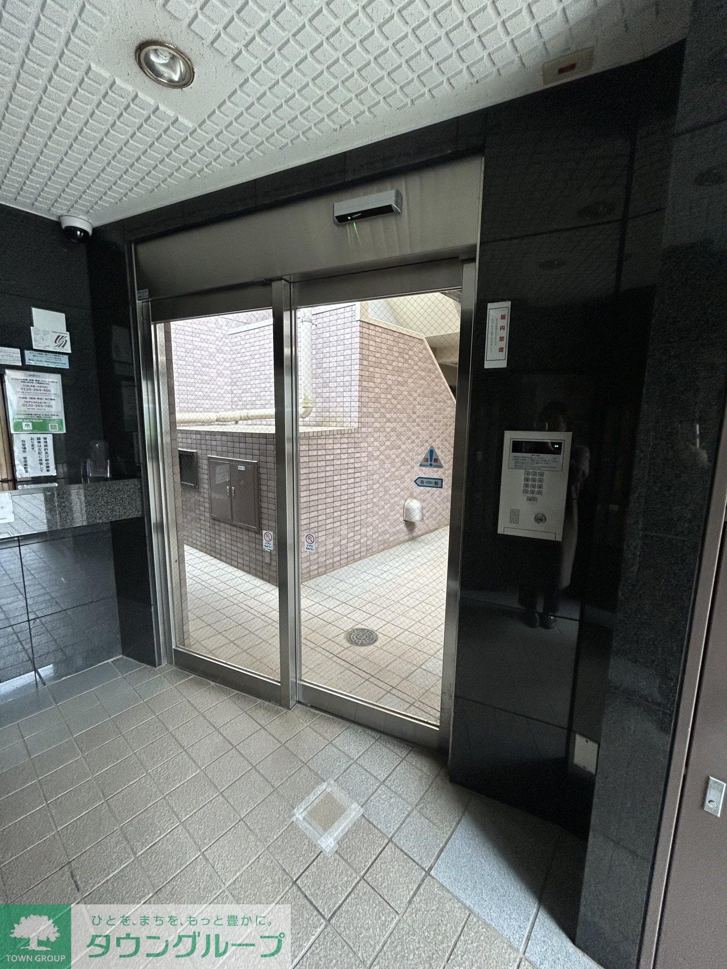 建物エントランス