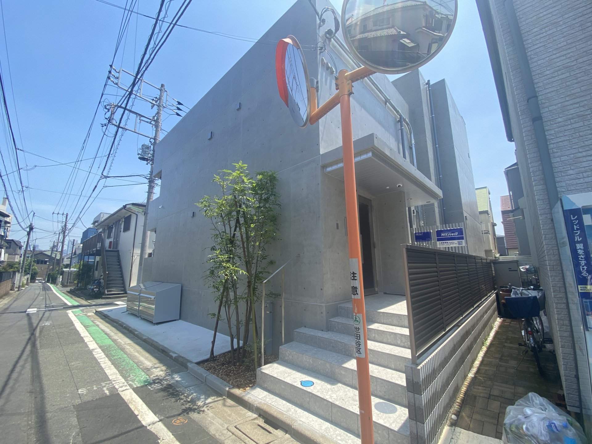 建物エントランス