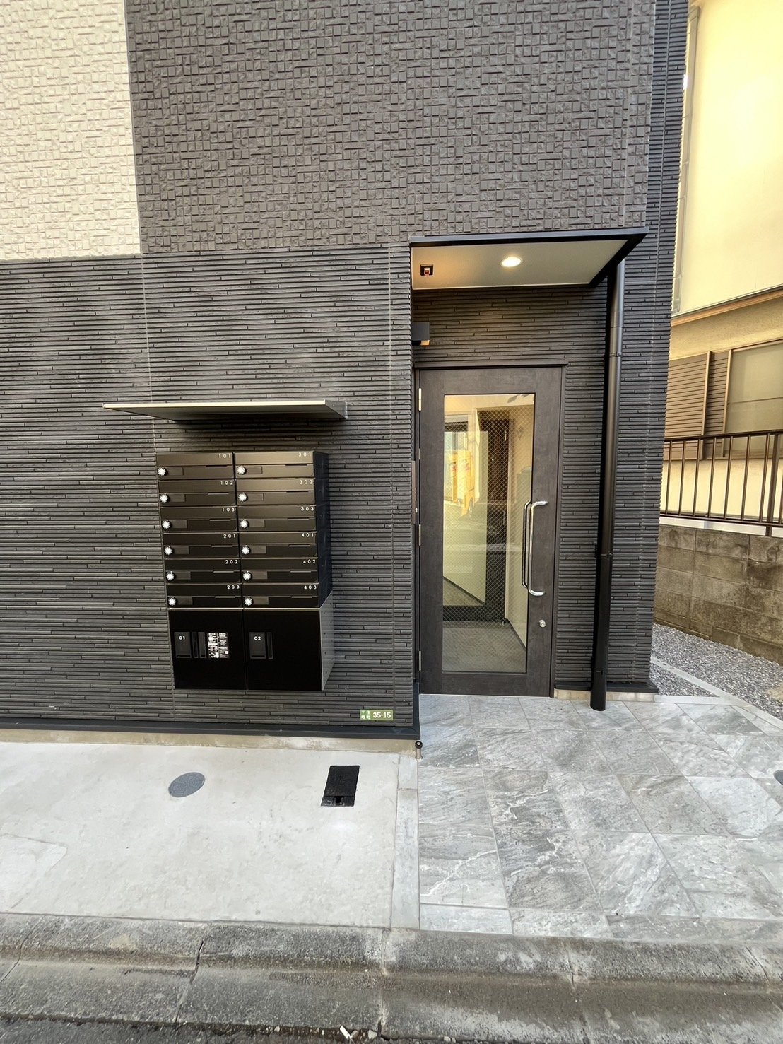 建物エントランス