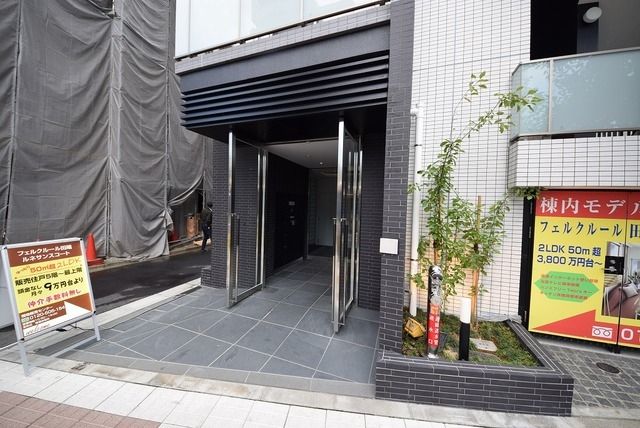 建物エントランス