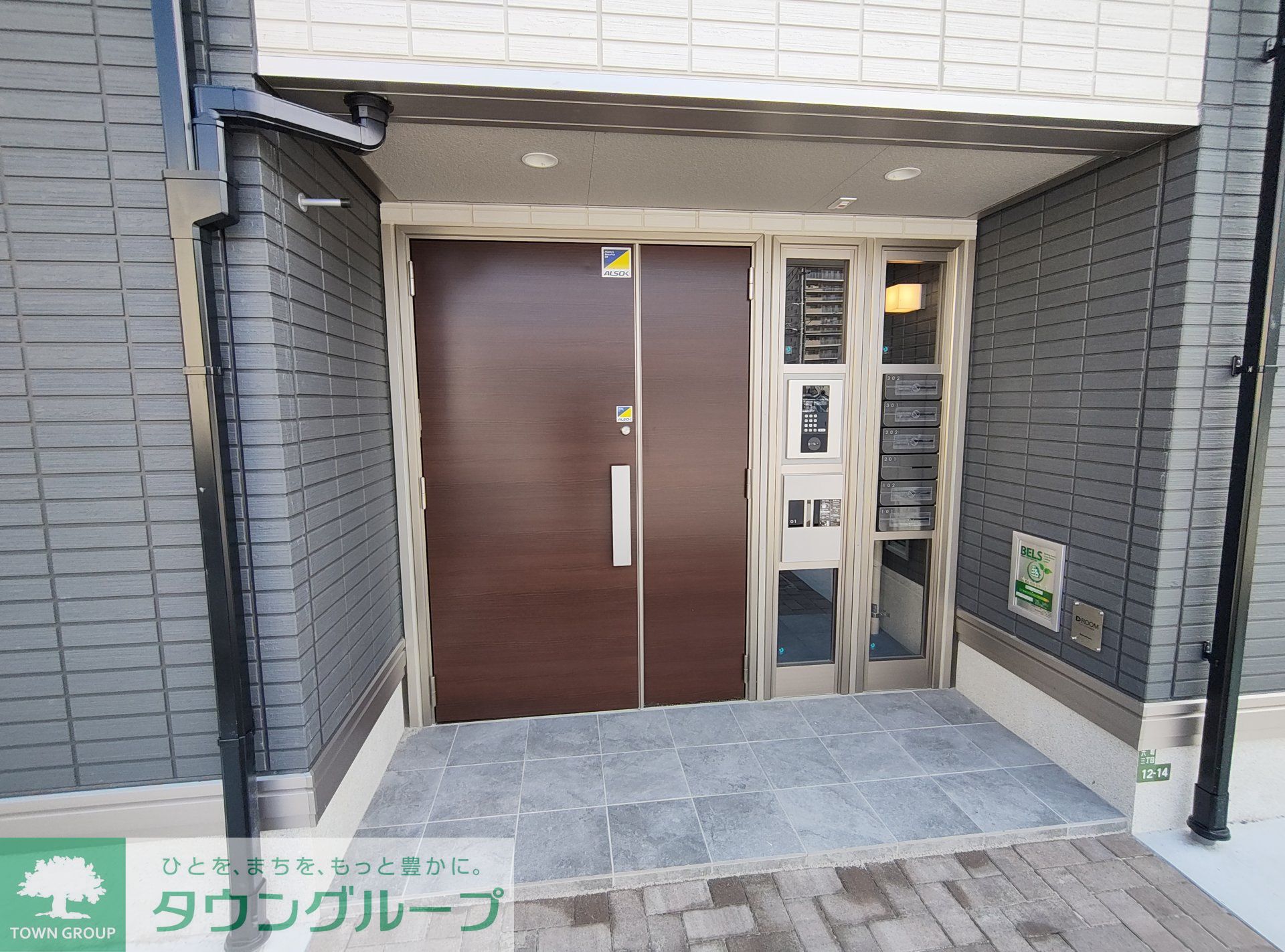 建物エントランス