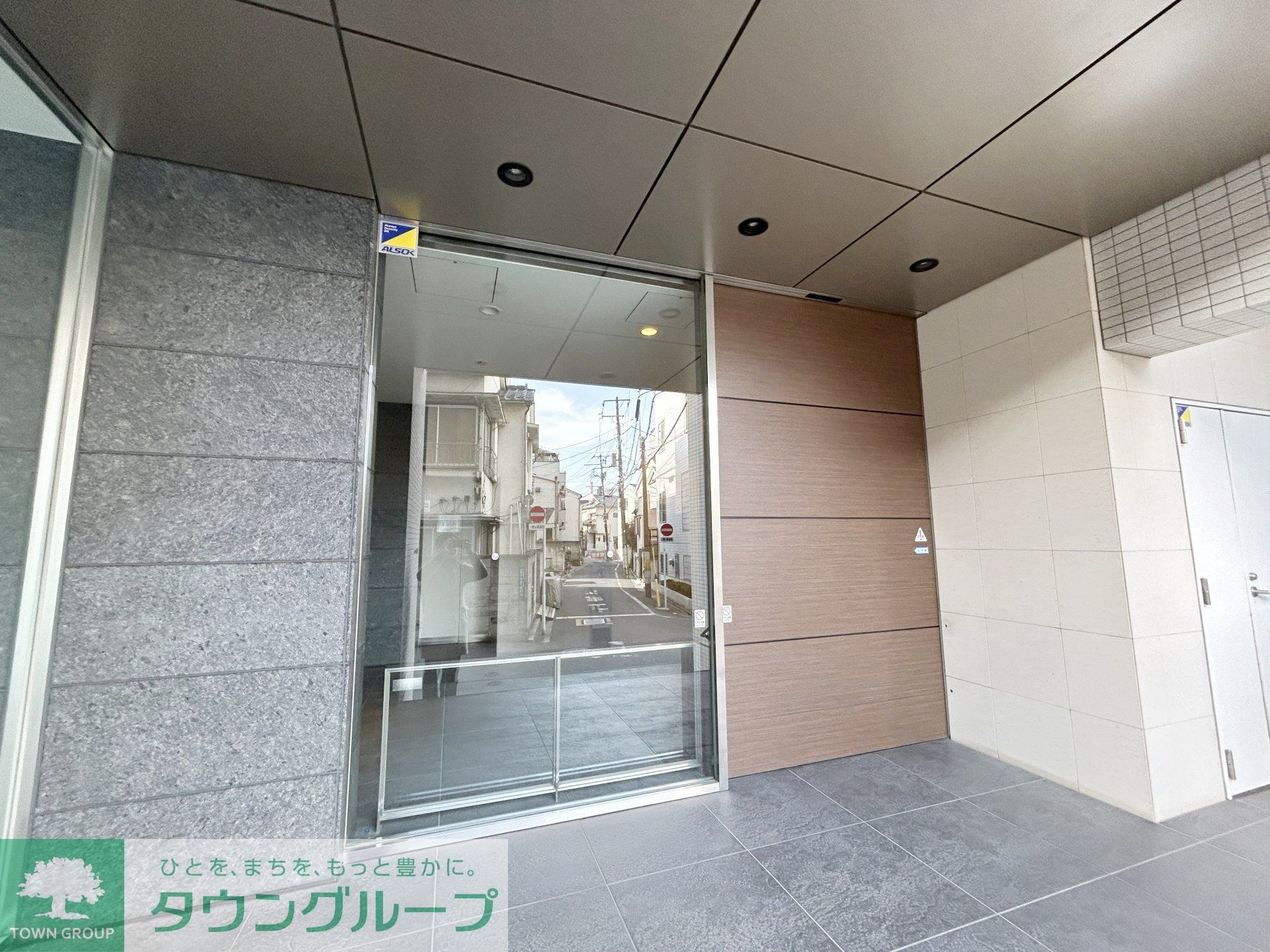 建物エントランス