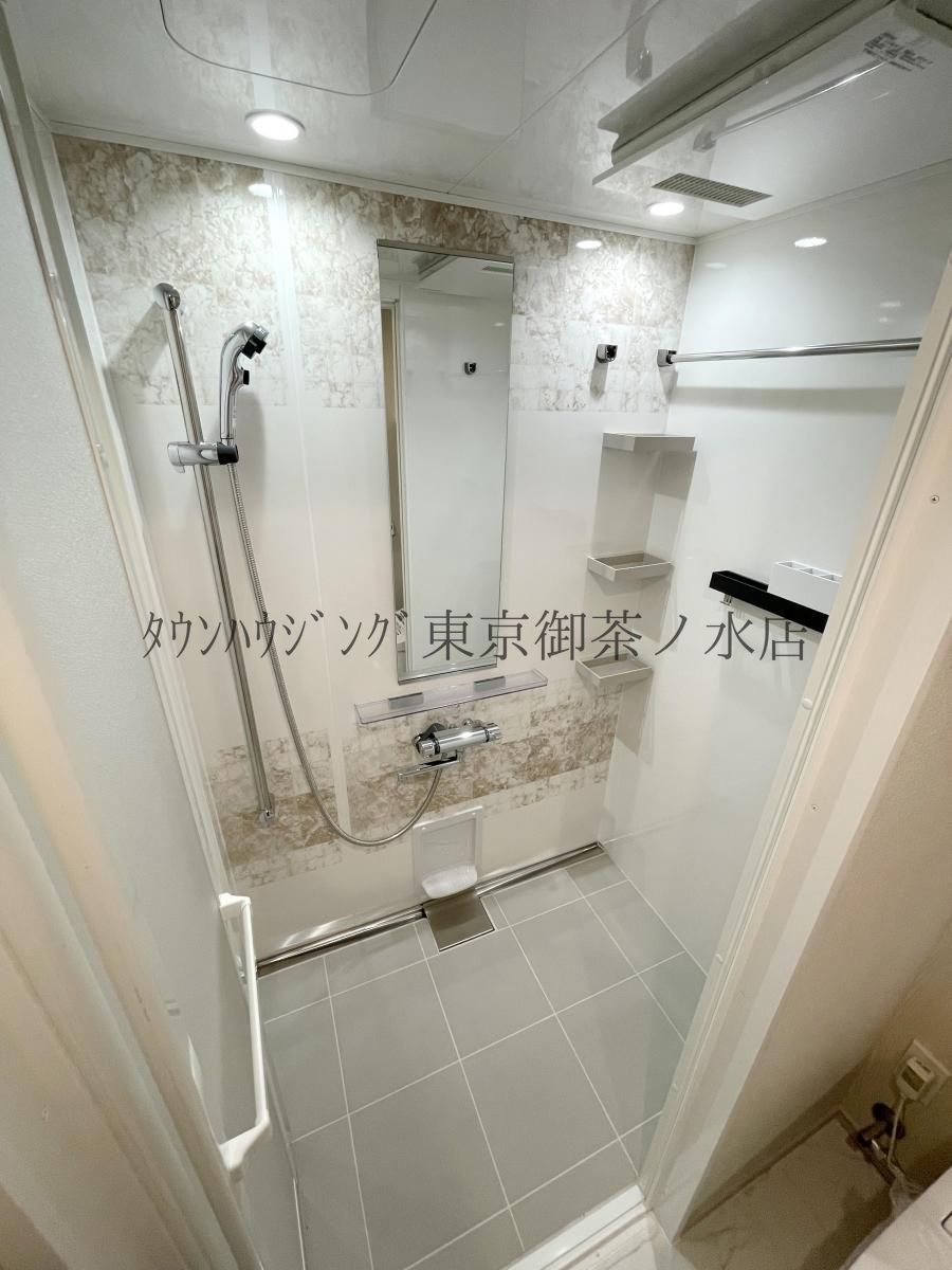 シャワールーム