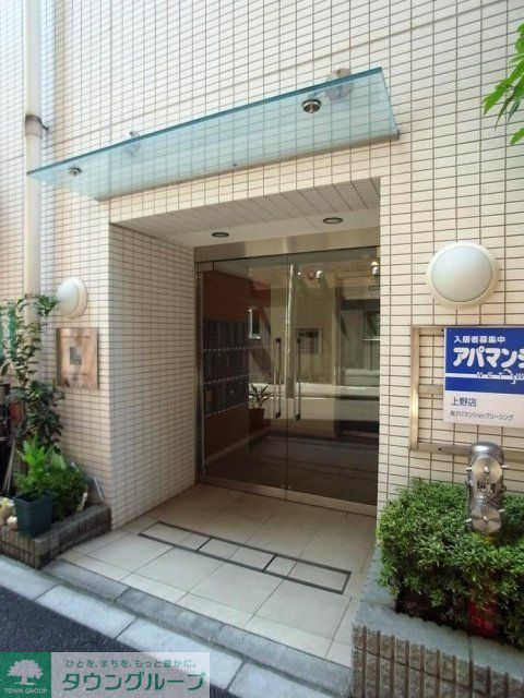 建物エントランス