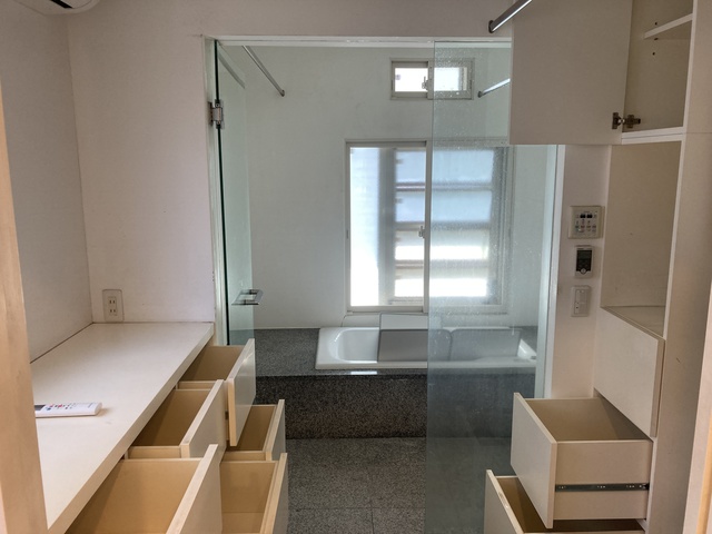 シャワールーム