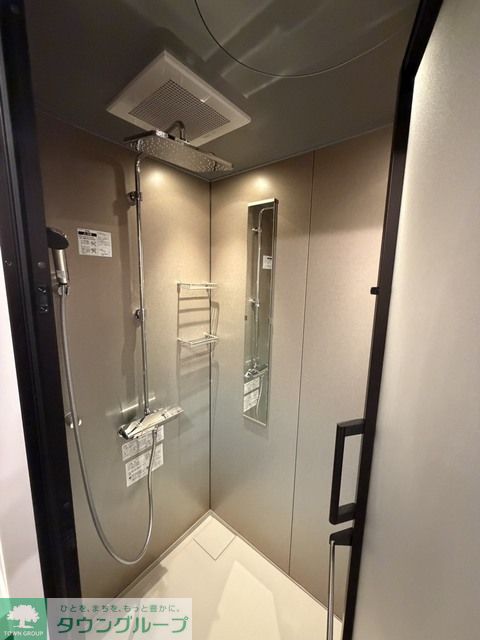 シャワールーム