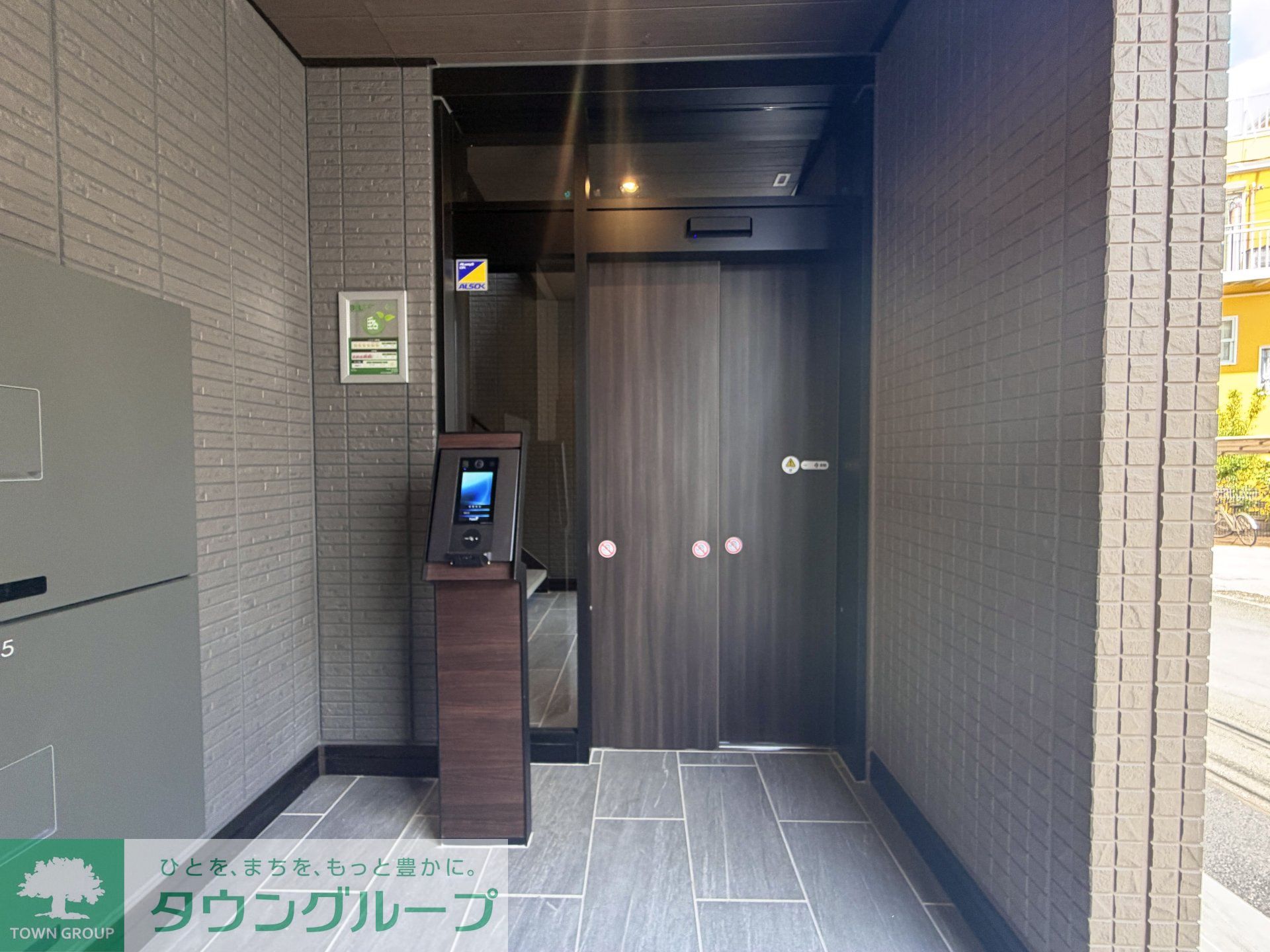 建物エントランス