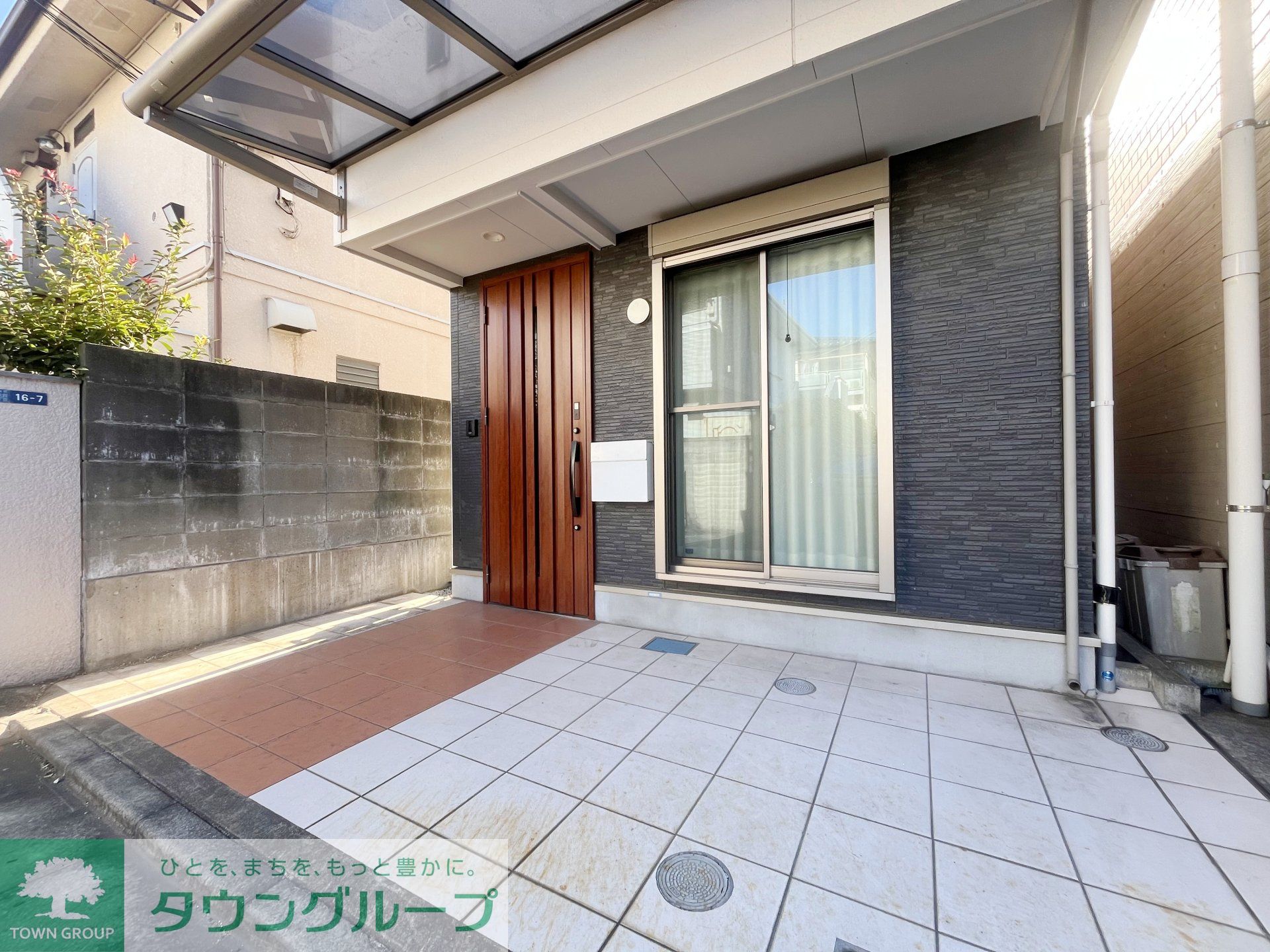 建物エントランス