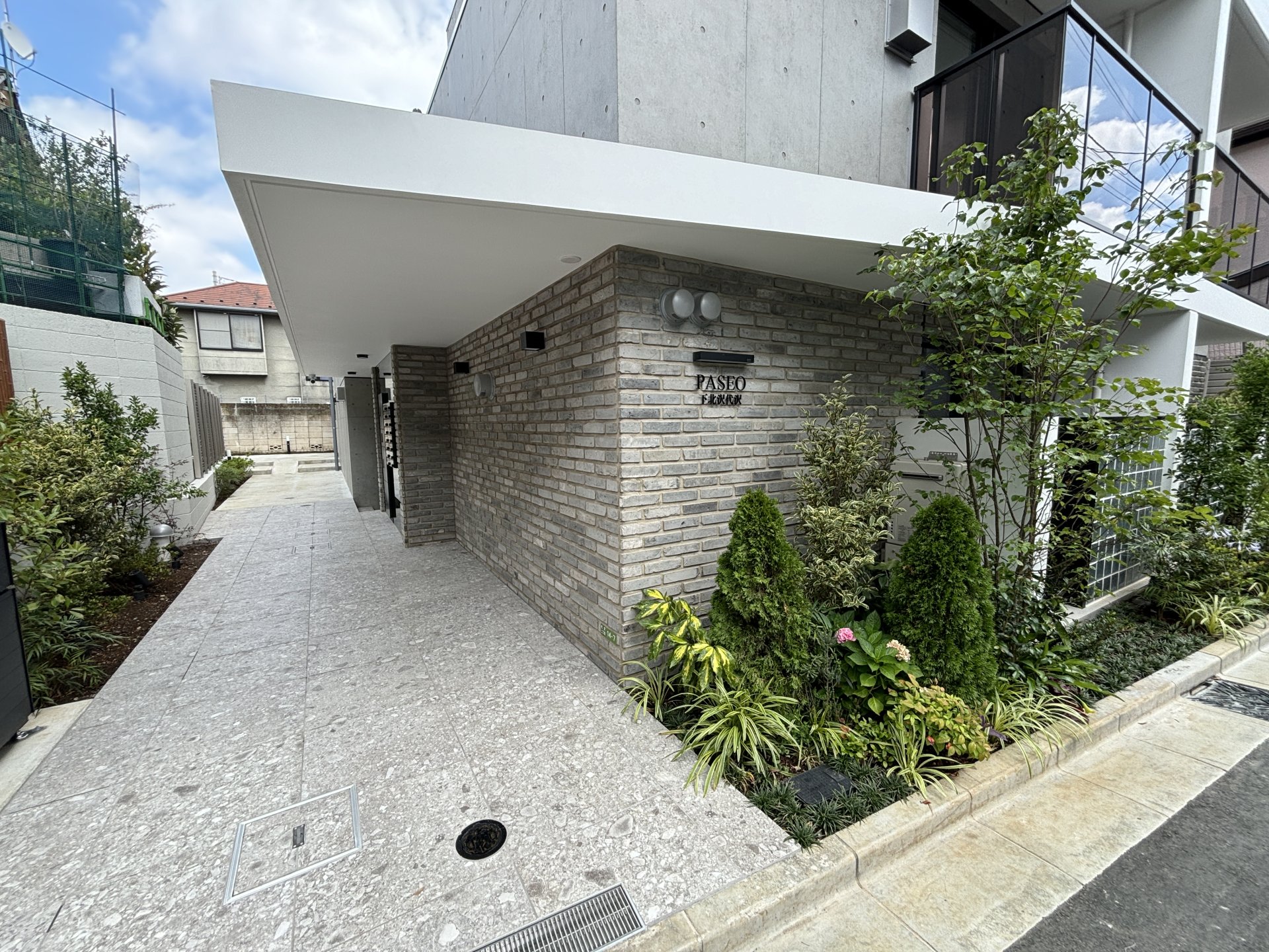 建物エントランス