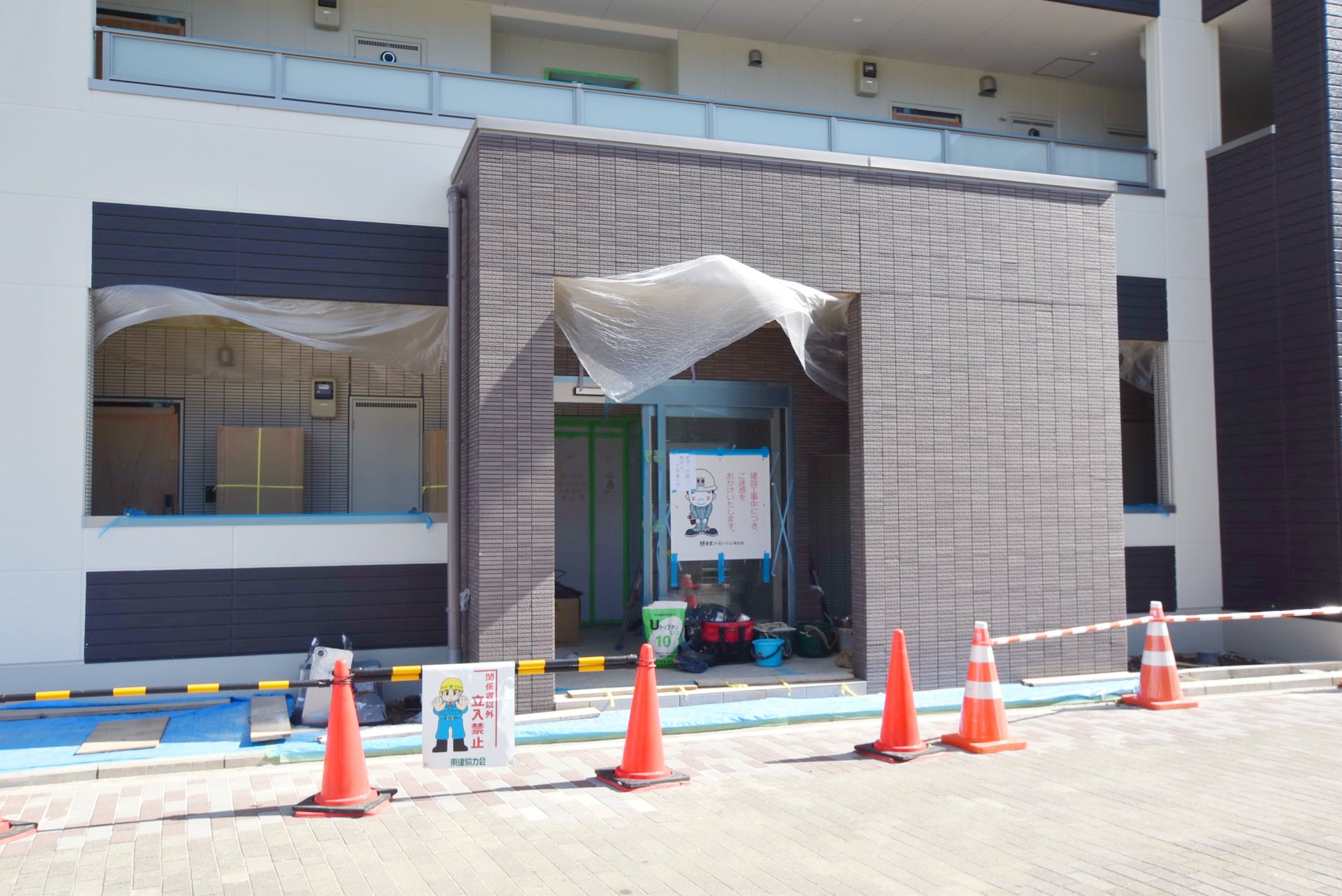 建物エントランス