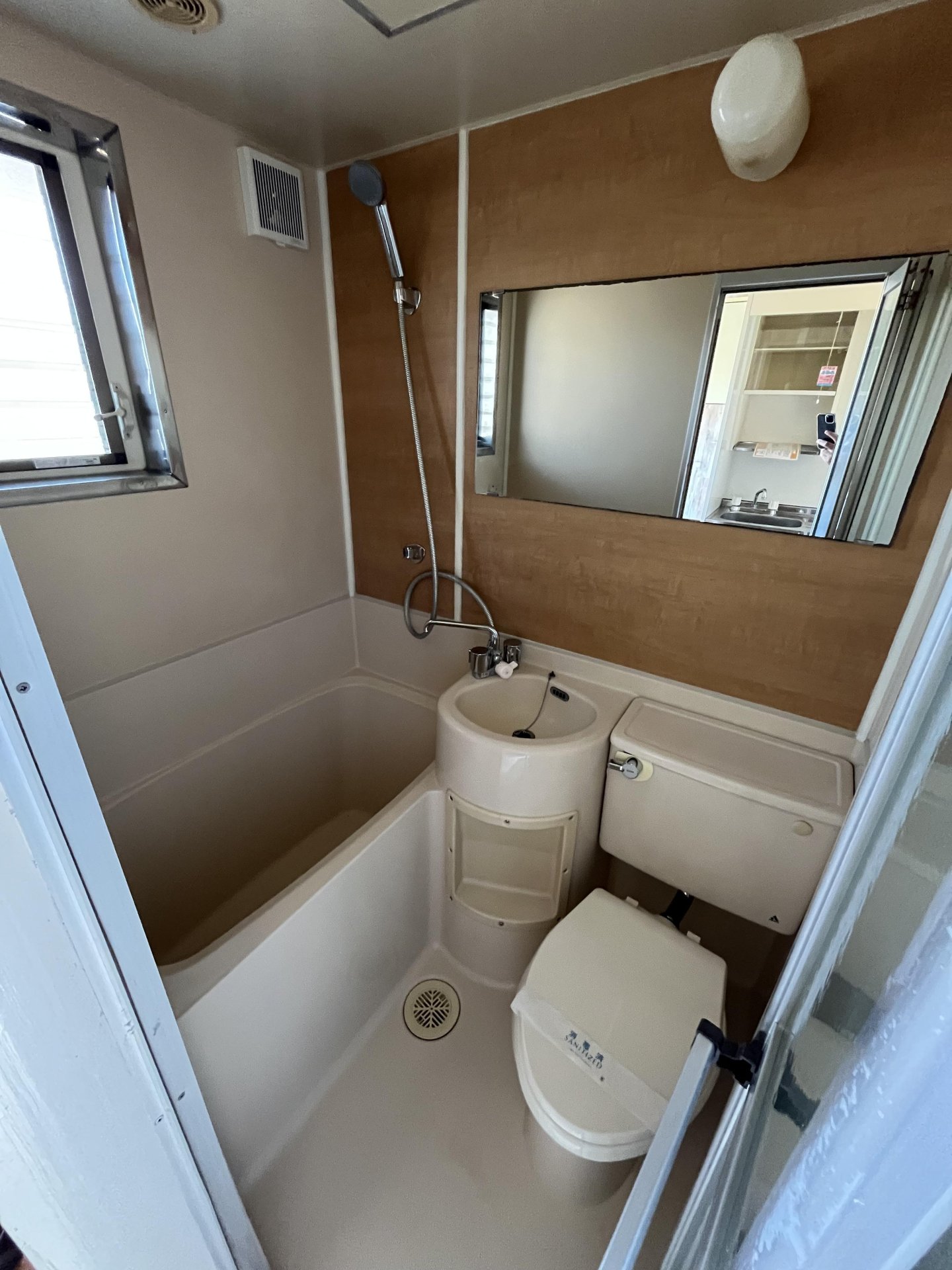 シャワールーム