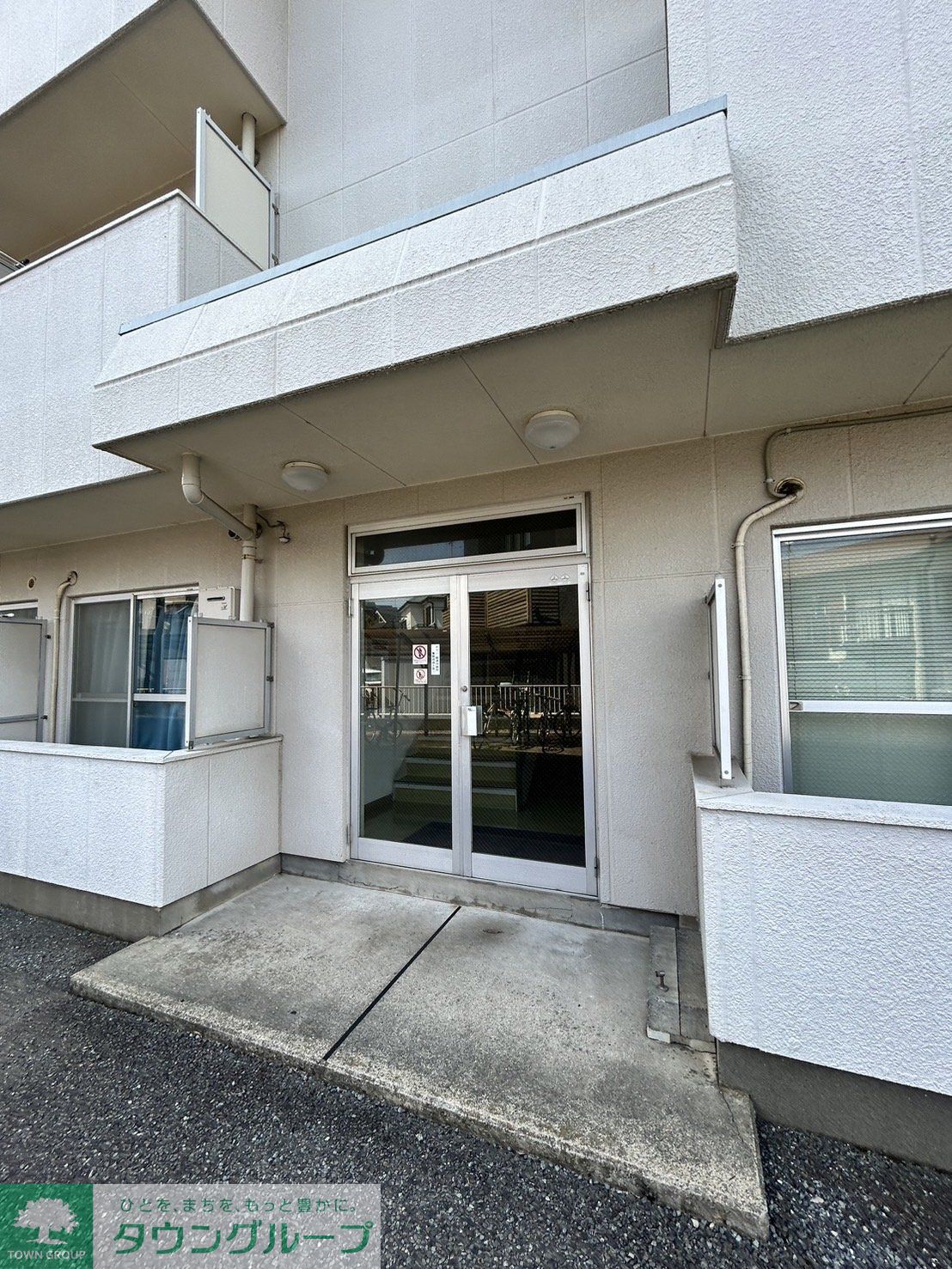 建物エントランス