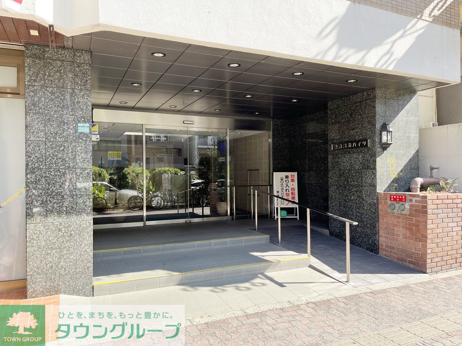 建物エントランス