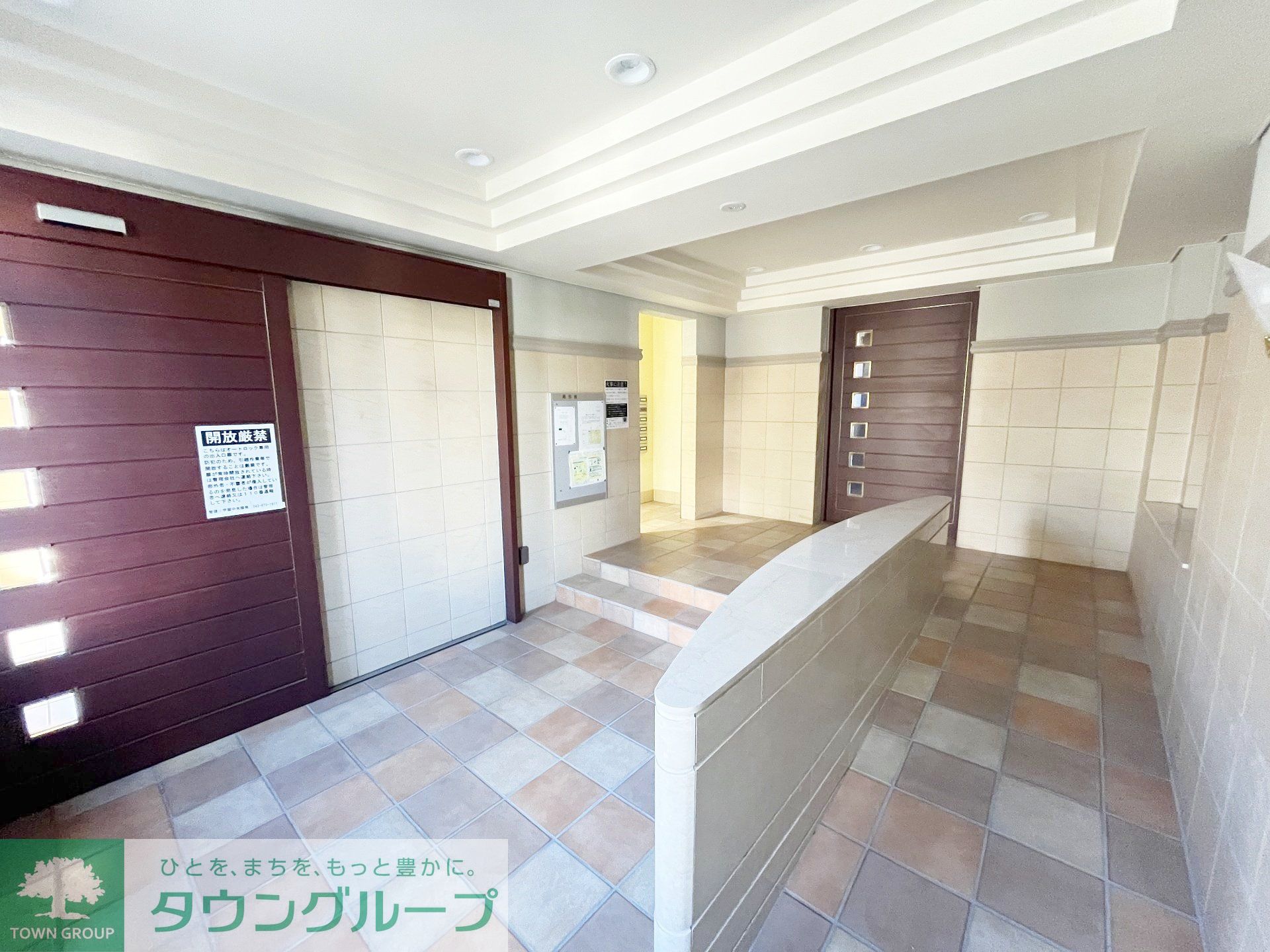 建物エントランス