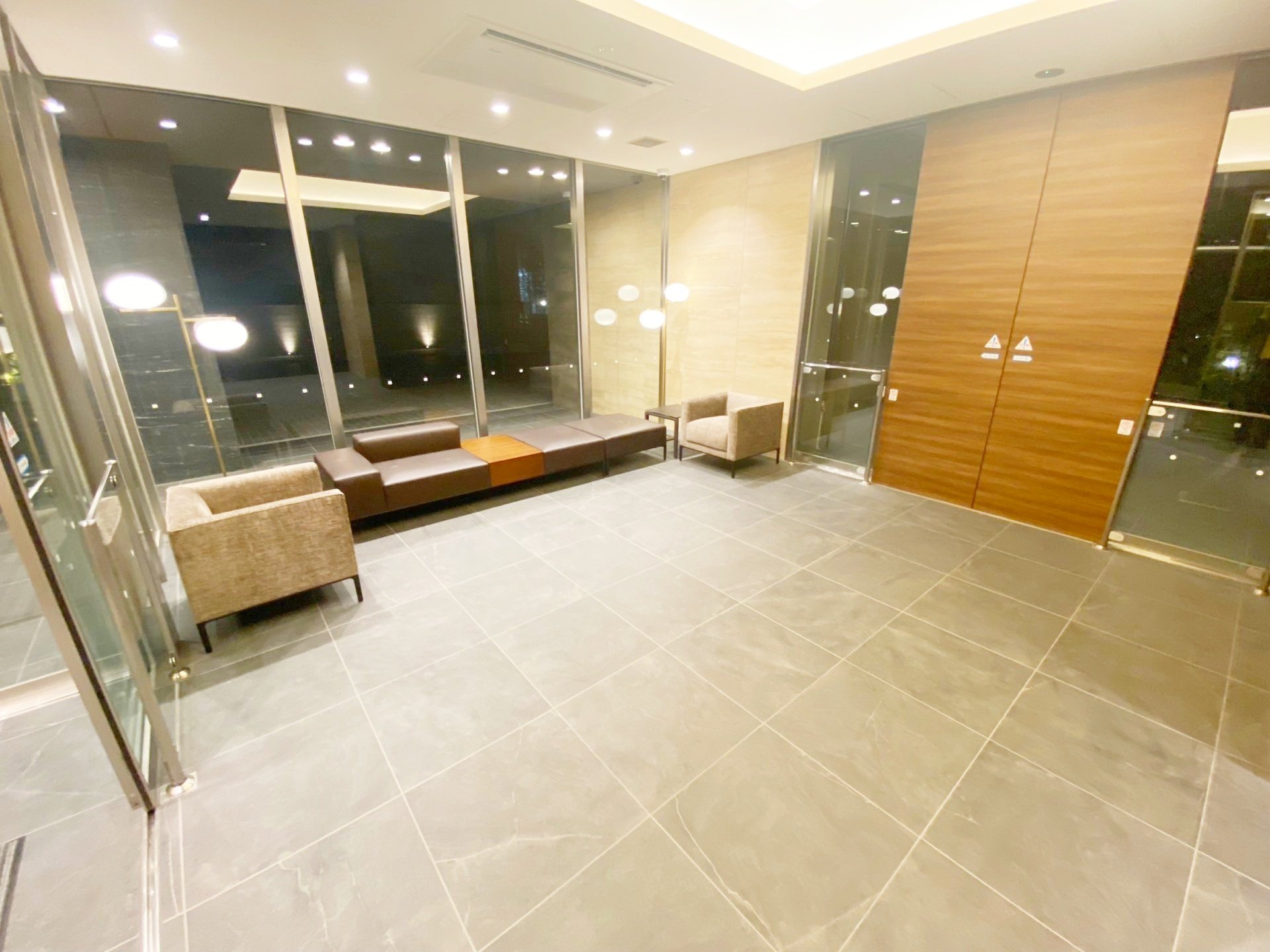 建物エントランス