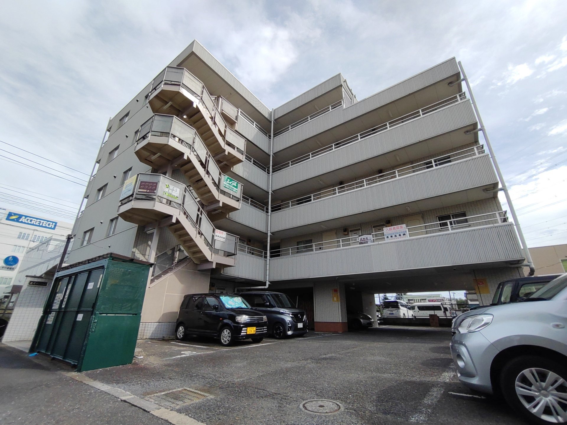 建物エントランス