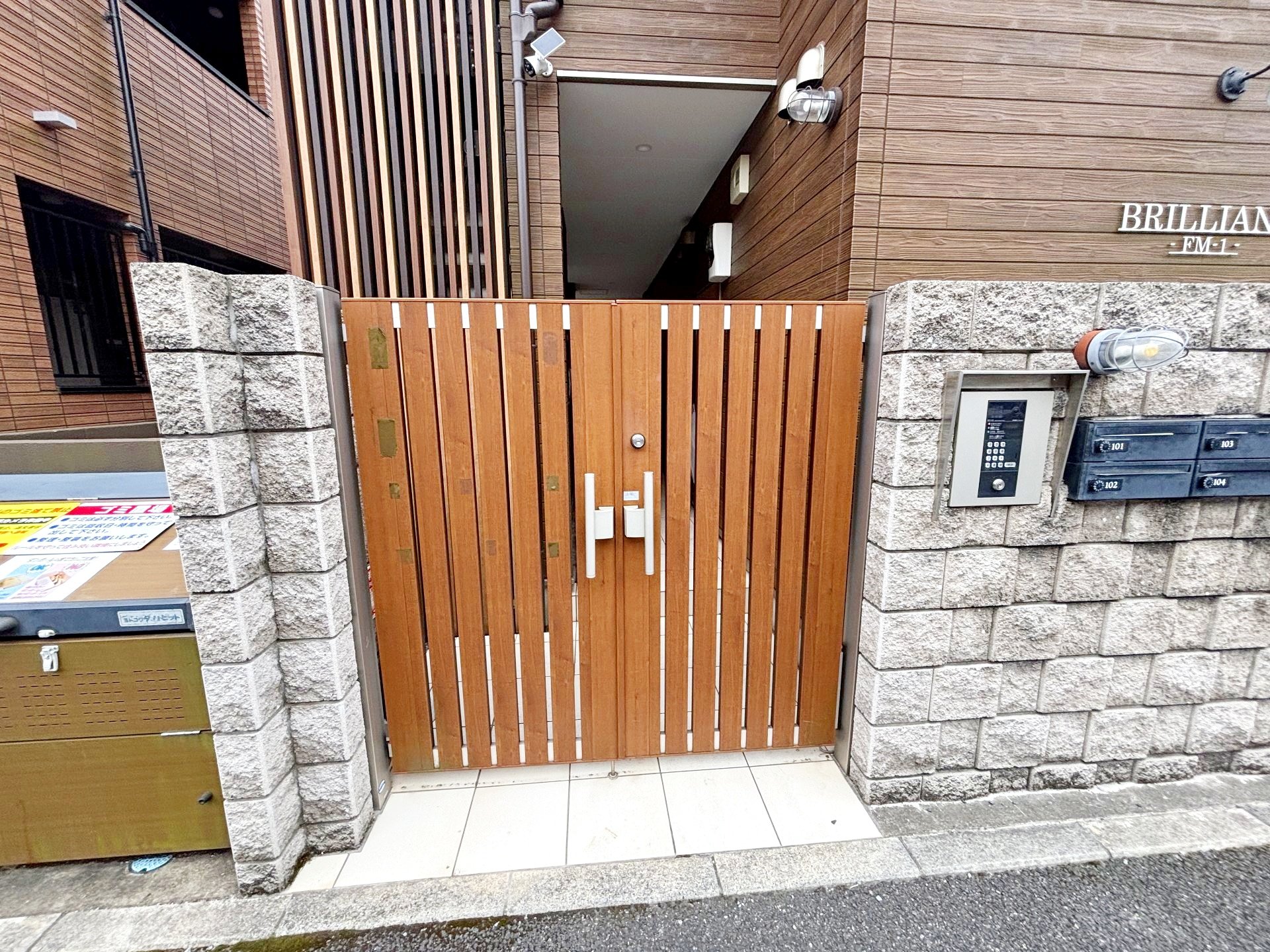 建物エントランス