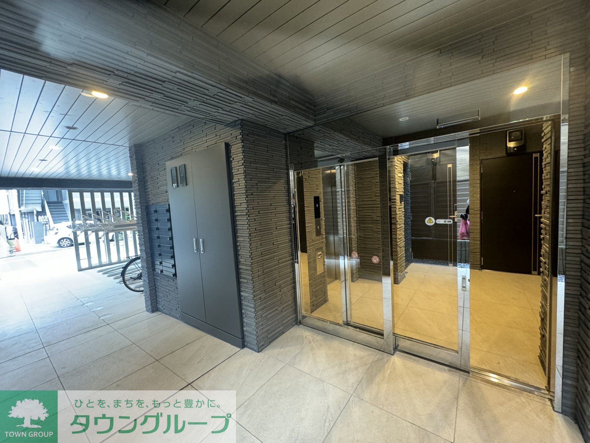 建物エントランス