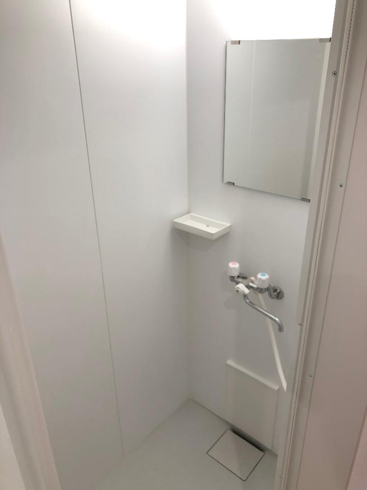 シャワールーム