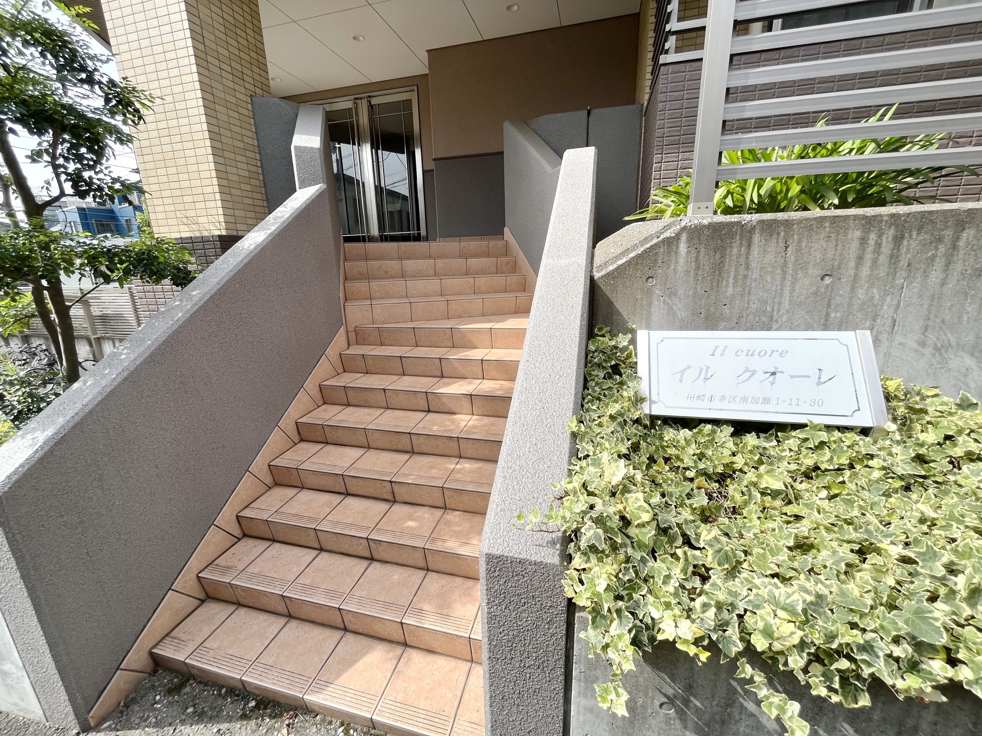 建物エントランス