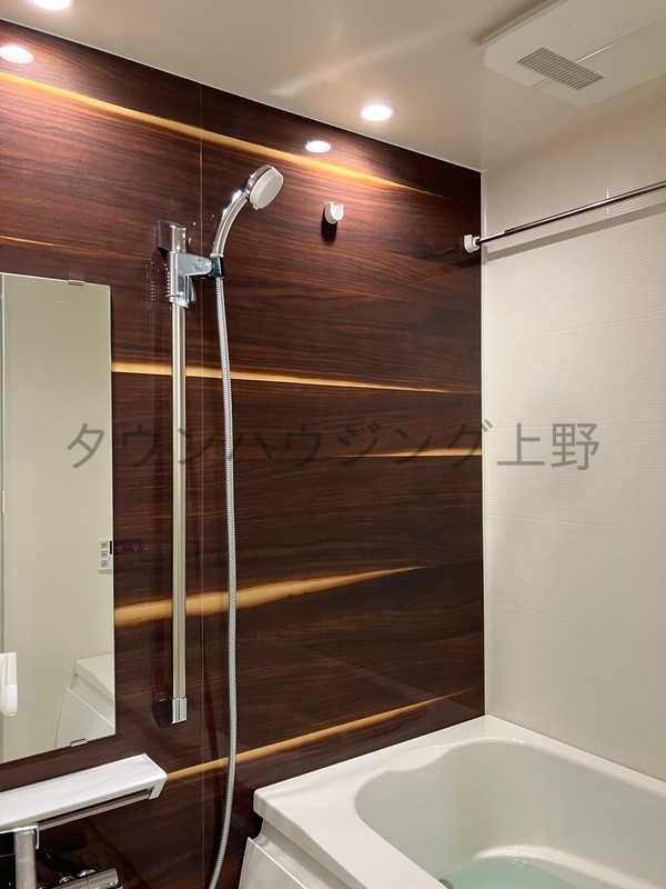 シャワールーム