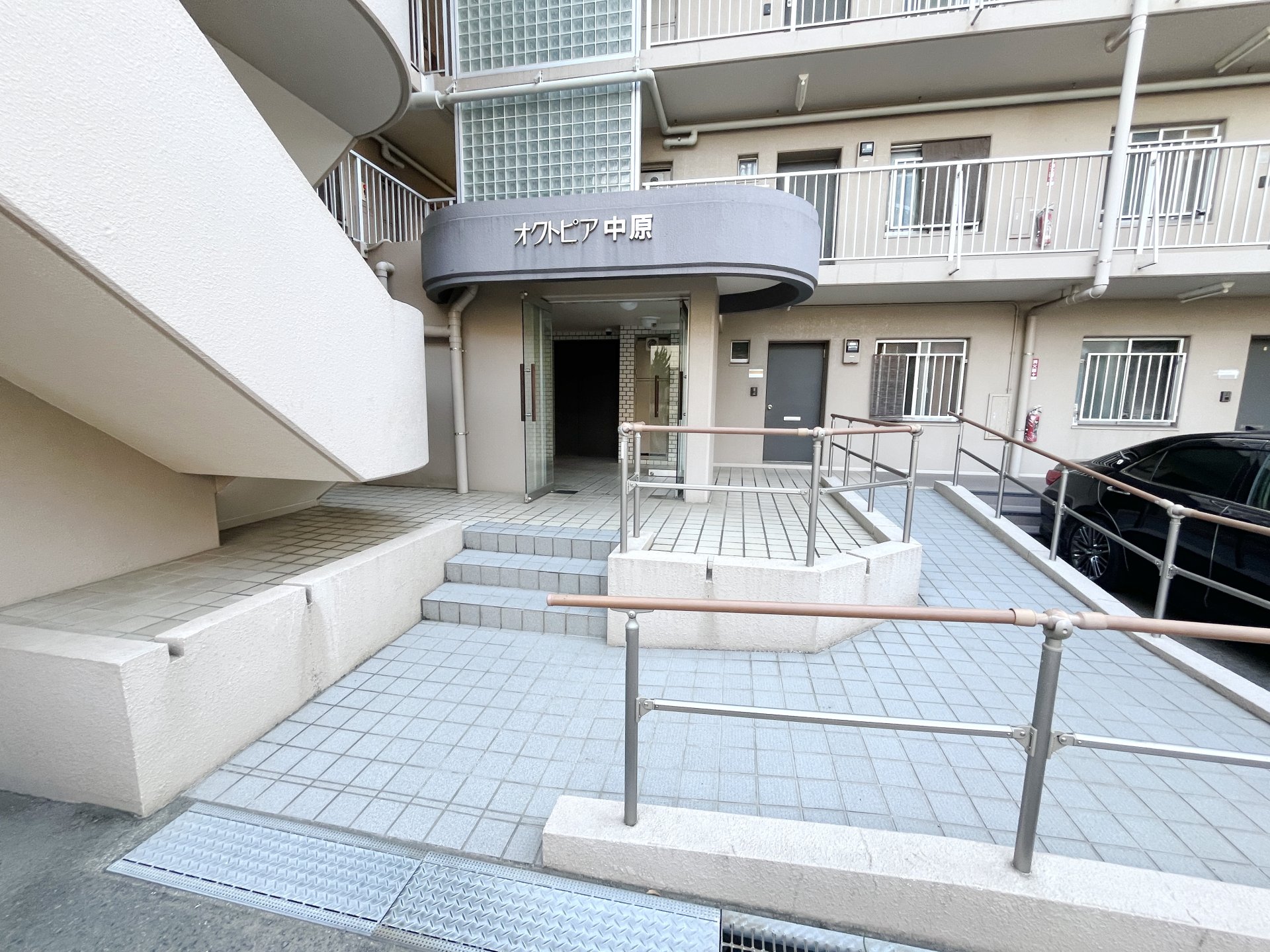 建物エントランス